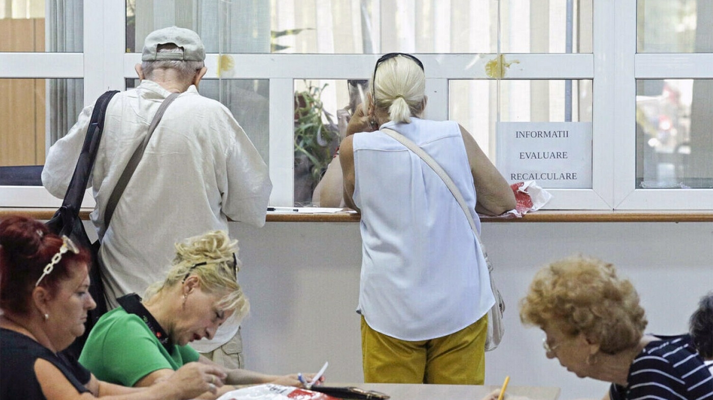 Noua lege a pensiilor vine cu schimbări importante. Care sunt pensionarii cei mai afectați de decizii
