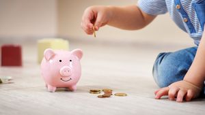 Anunț oficial! Parlamentul a adoptat legea de respingere a Ordonanței de Urgență care amâna dublarea alocațiilor