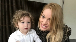 Valentina Pelinel, fotografiată cu fiul ei într-o ipostază unică. Milan a moştenit...