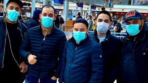 Speculă cu măști la intrarea într-un hypermarket din Vaslui. Oamenii sunt revoltați: “Caută să se îmbogățească!”