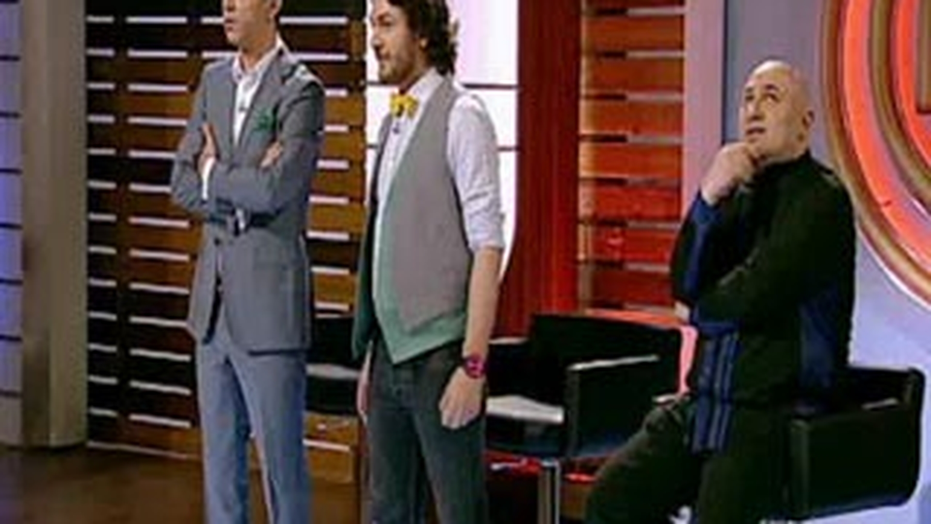 VIDEO Dezastru total la proba desertului! Chef-ii au fost dezamagiti de toti concurentii si au fost fara mila: "Ce ati facut voi din bucataria MasterChef este o rusine. Pe mine ma dezgusta, sincer"