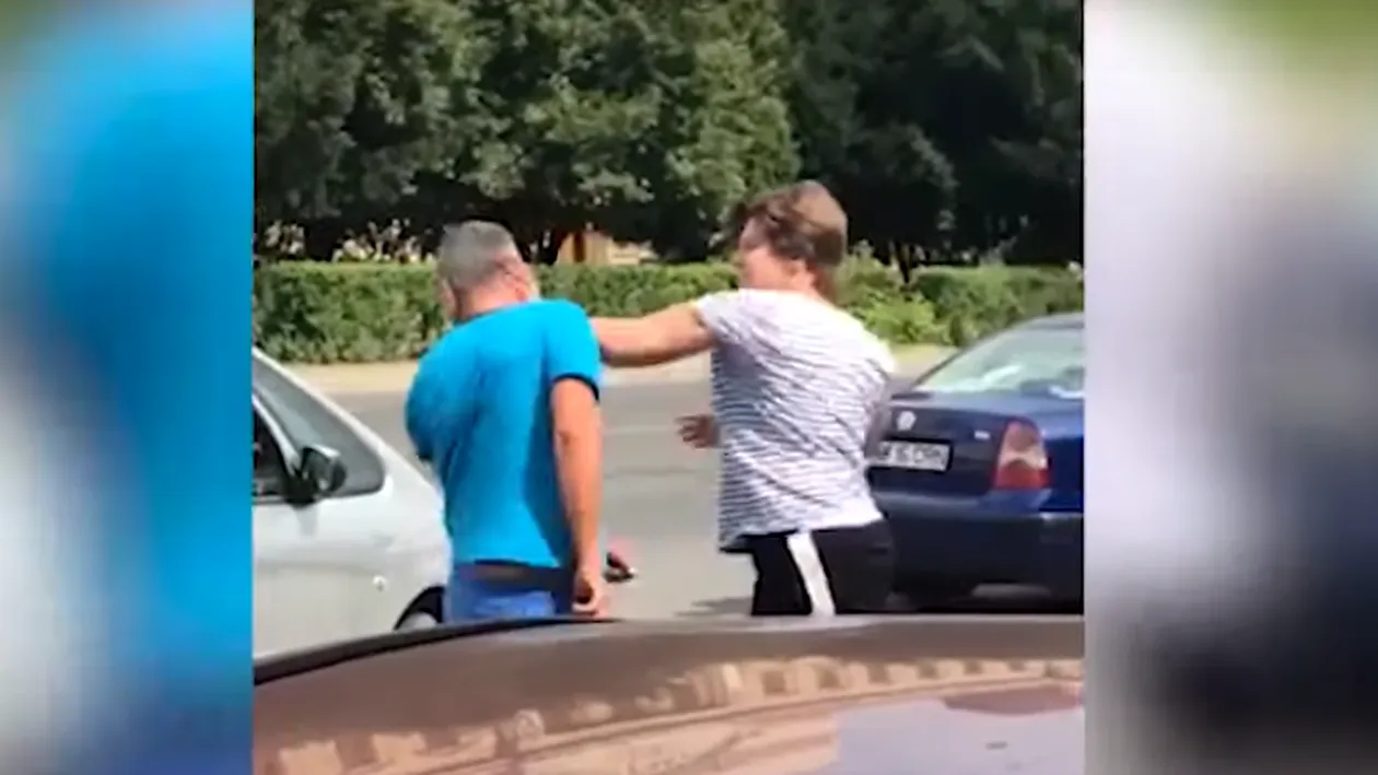 Nu e banc! Un bărbat a fost bătut pe stradă de soţie în centrul Aradului