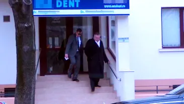 In drum spre birou, milionarul Dan Adamescu s-a oprit la dentist!