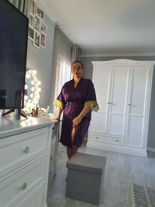 Oana Roman a împlinit 44 de ani! Cum a sărbătorit fiica lui Petre Roman alături de familia sa. FOTO