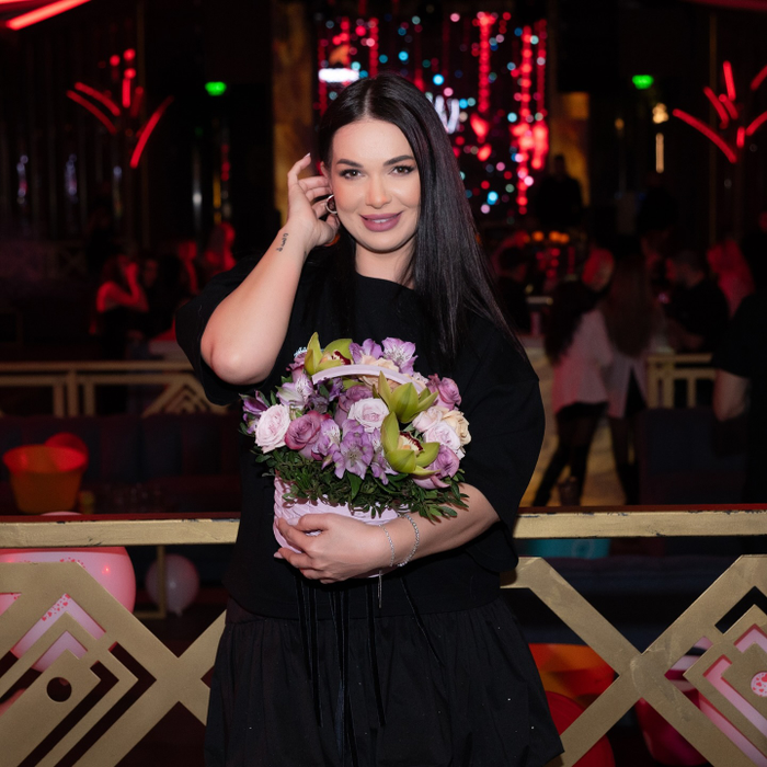 Deea Maxer renunță la o parte din trecut! Și-a scos la vânzare costumele care au făcut-o celebră
