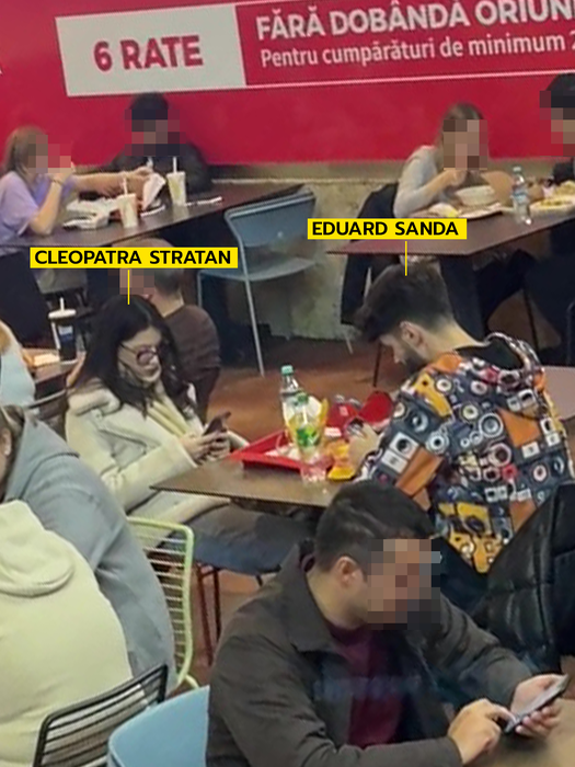 Cei doi au butonat telefoanele de zor / (Sursa: CANCAN.RO)