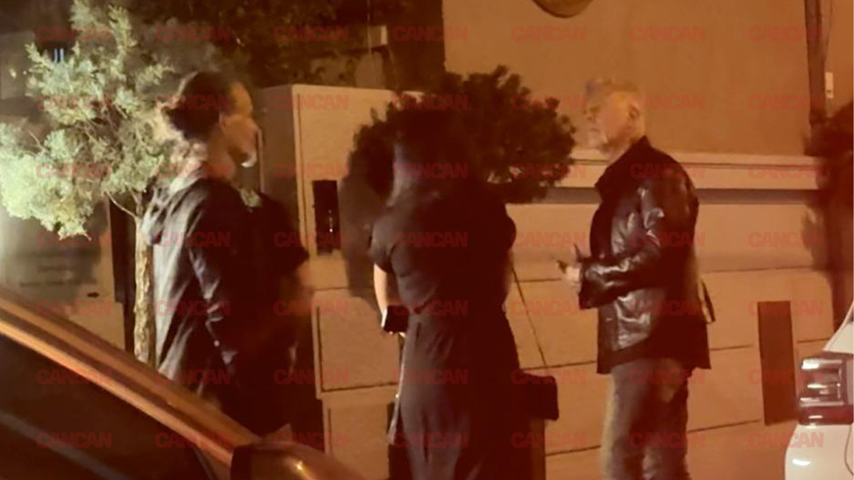 ”Țeapa” luată de James Hetfield. Clătinându-se ușor, a ieșit după 3 minute din restaurant, iar noi avem imaginile
