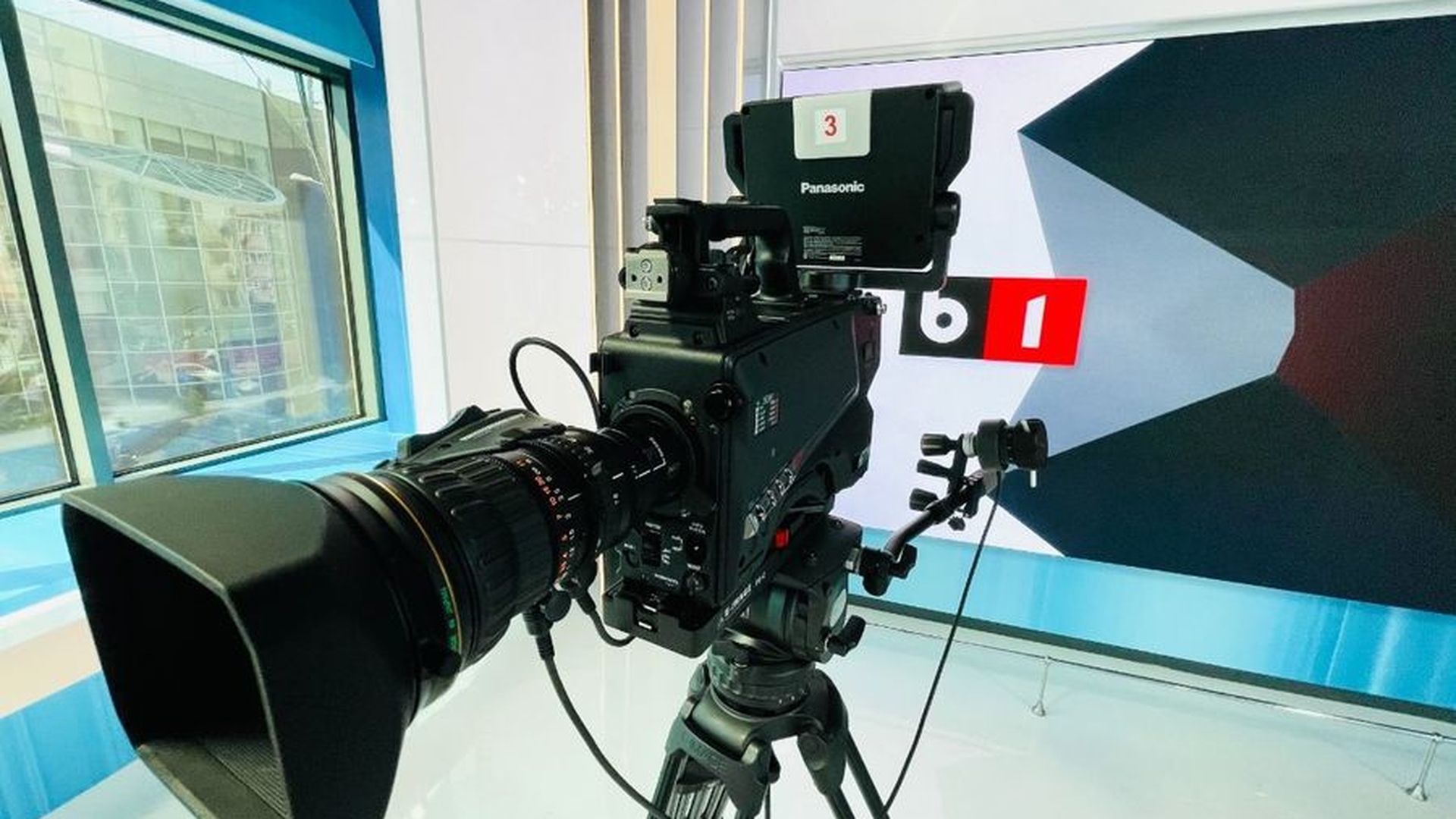Schimbare radicală la B1 Tv. Postul de știri are noi platouri și emisie HD