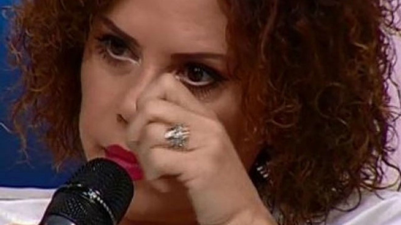 Luminița Anghel, bătută de fostul iubit: ”M-a luat pe capotă și m-a ridicat în aer”