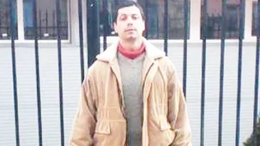 Umilit in ultimul hal! Cum a ajuns virginul de 29 de ani bataia de joc a doua femei!