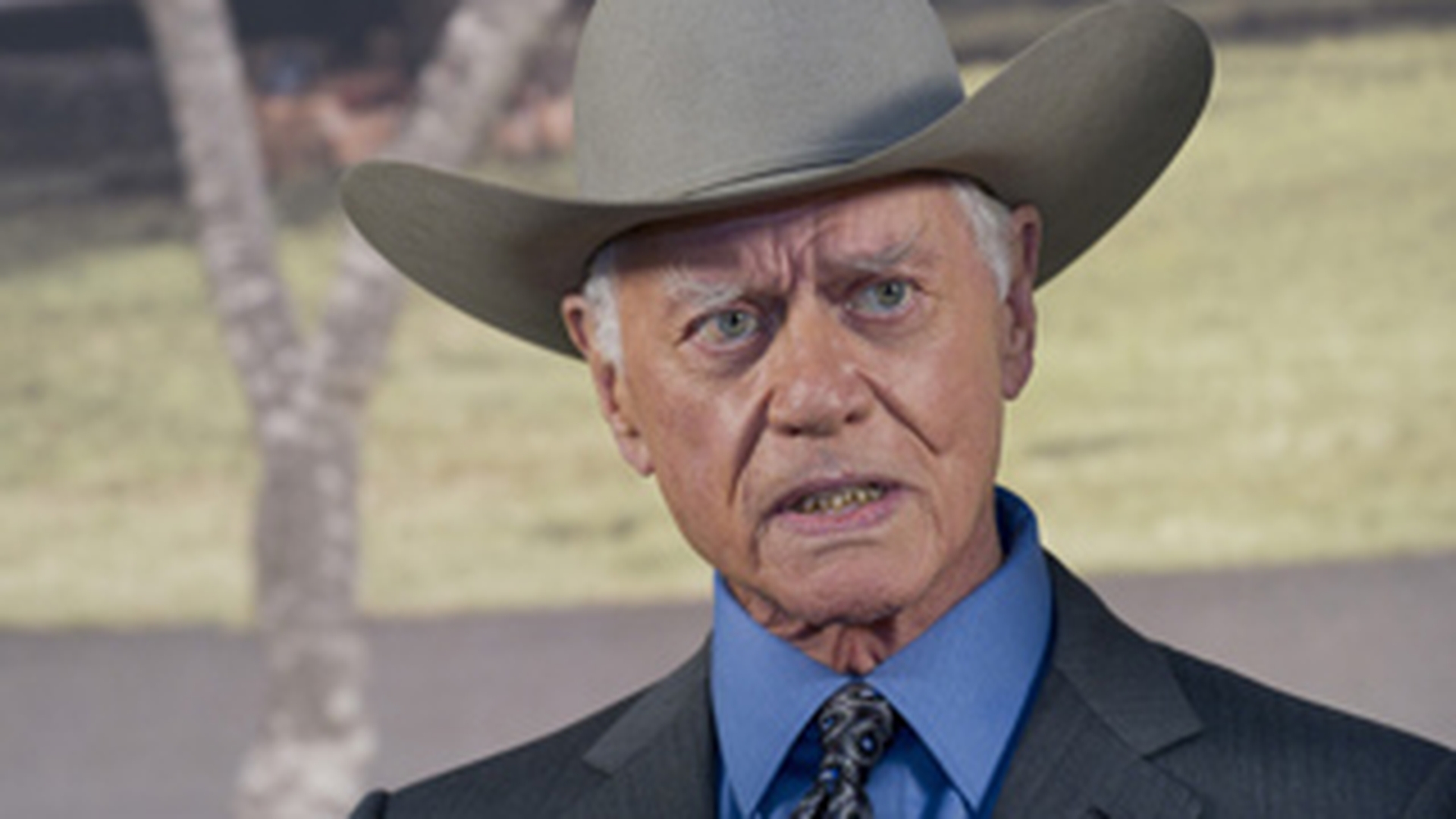 Sue Ellen, Bobby sI J.R. s-au intors pe platourile de filmare la Dallas. Uite-i in actiune!