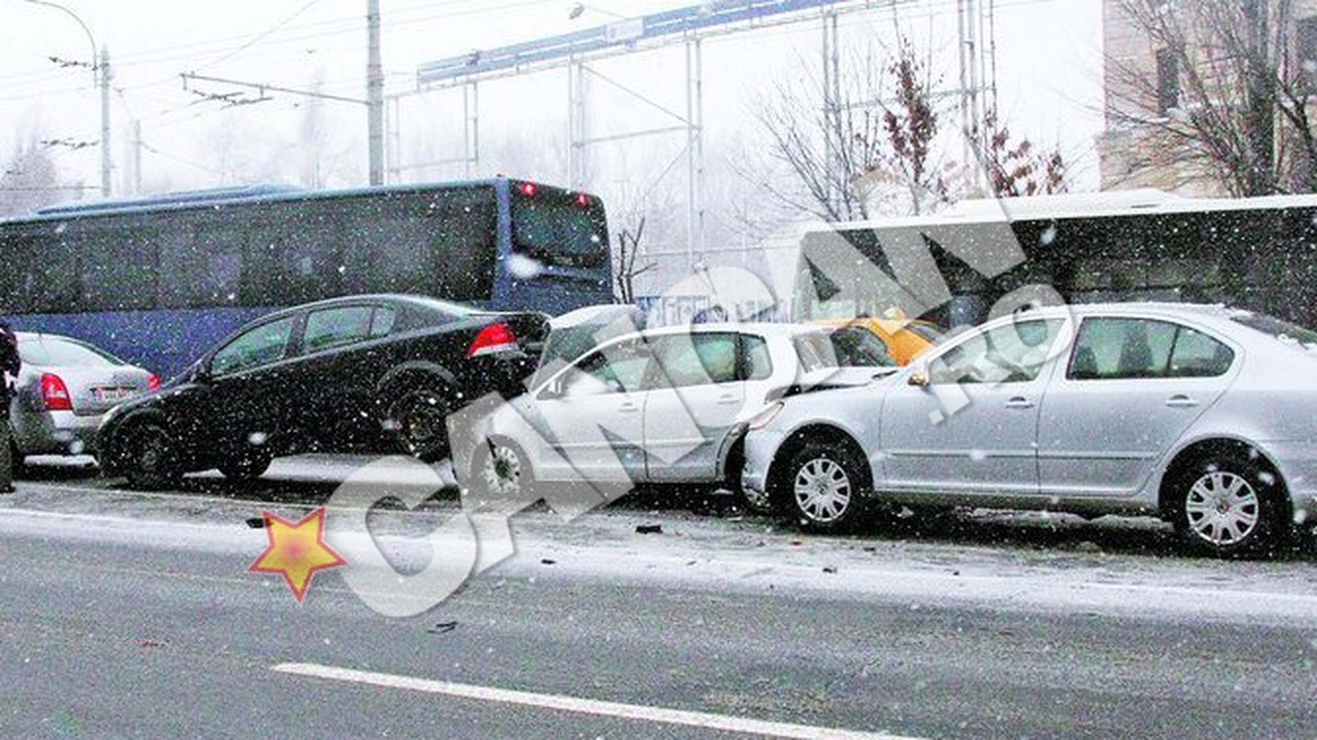 Accidente in lant din cauza conducatorilor neatenti! S-a urcat cu masina pe alt sofer