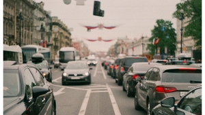 Să vezi și să nu crezi! Unde a putut să-și parcheze mașina un bucureștean: "Cum a ajuns acolo?!"