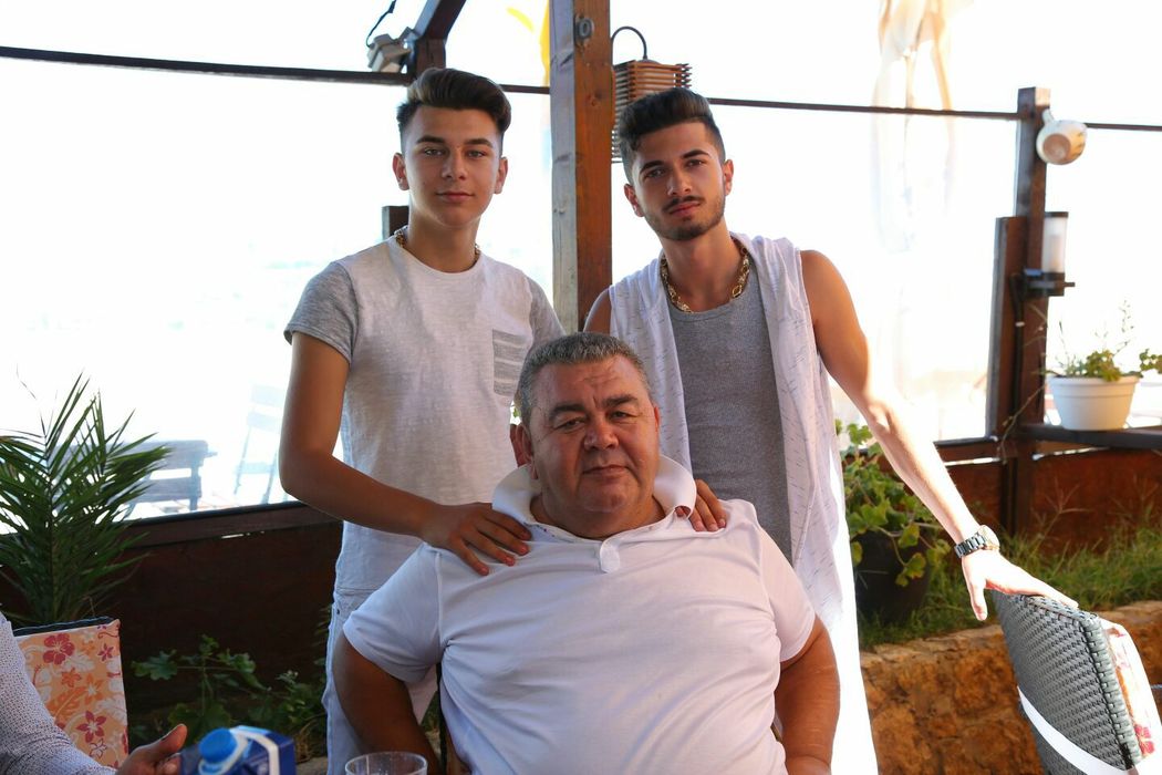 Gipsy, alături de ”puii” săi, așa cum scria pe pagina de socializare