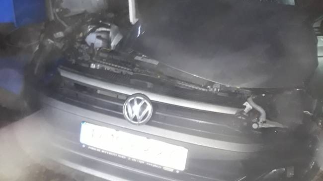 Mașină lovită de tren, în Timiș. Doi italieni au fost transportați la spital