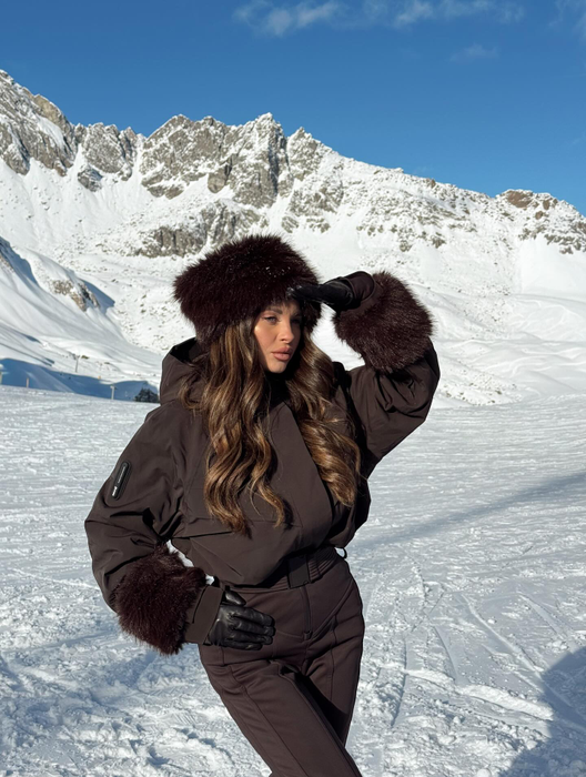 Valerie Lungu, însărcinată sau nu? Influencerița rupe tăcerea după ce internetul a luat foc: „Aștept inelul”