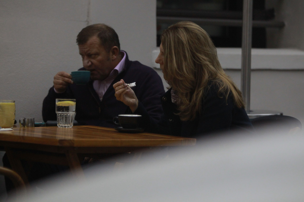 Dorinel Munteanu și-a luat apă plată cu lămâie și o cafea, în timp ce soția a preferat un capuccino
