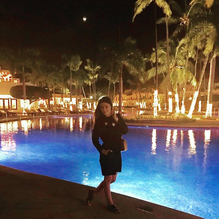 ILINCA VANDICI s-a pozat în costum de baie! Cum arată prezentatoarea