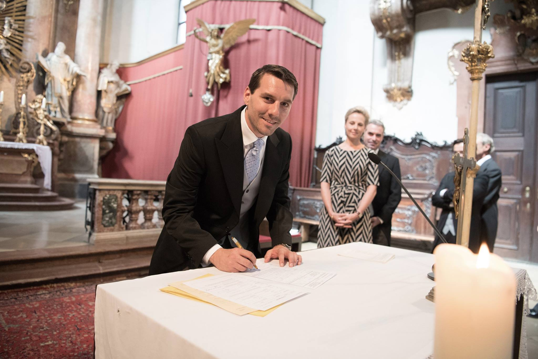 GALERIE FOTO cum rar vezi! Imagini în premieră cu nepotul Regelui Mihai & ”Lady Di” a României de la nunta regală