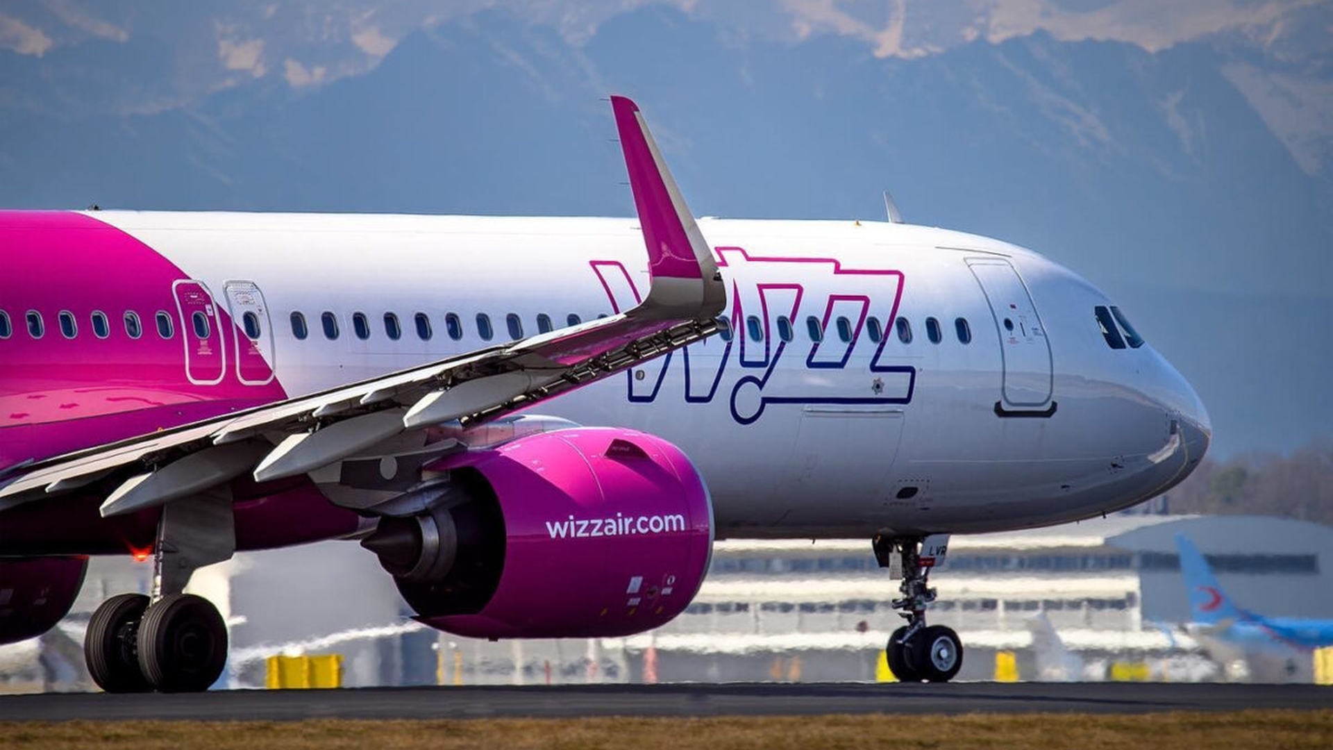 Ce a pățit un turist român care a luat avionul din Cluj în Barcelona: "Am plătit 500 de euro pentru nesimțirea celor de la Wizz Air"