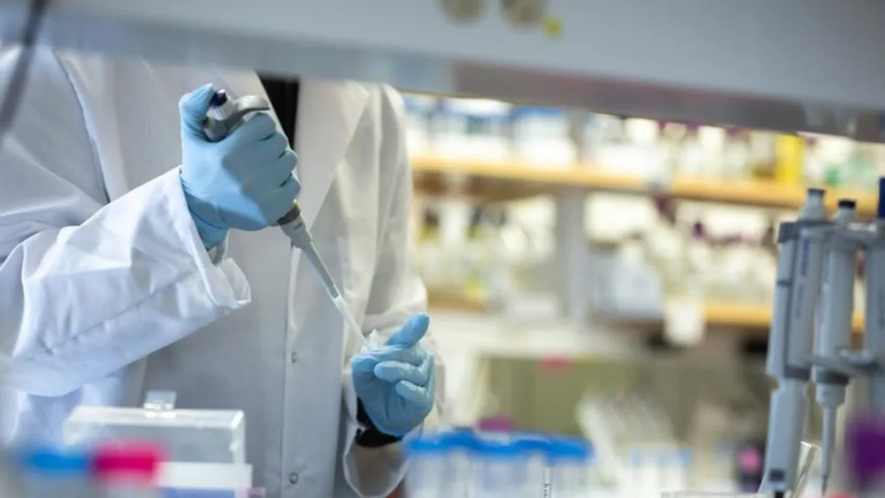 COVID-19, moduri de manifestare diferite. De ce este letal pentru unii pacienți, iar alții sunt asimptomatici