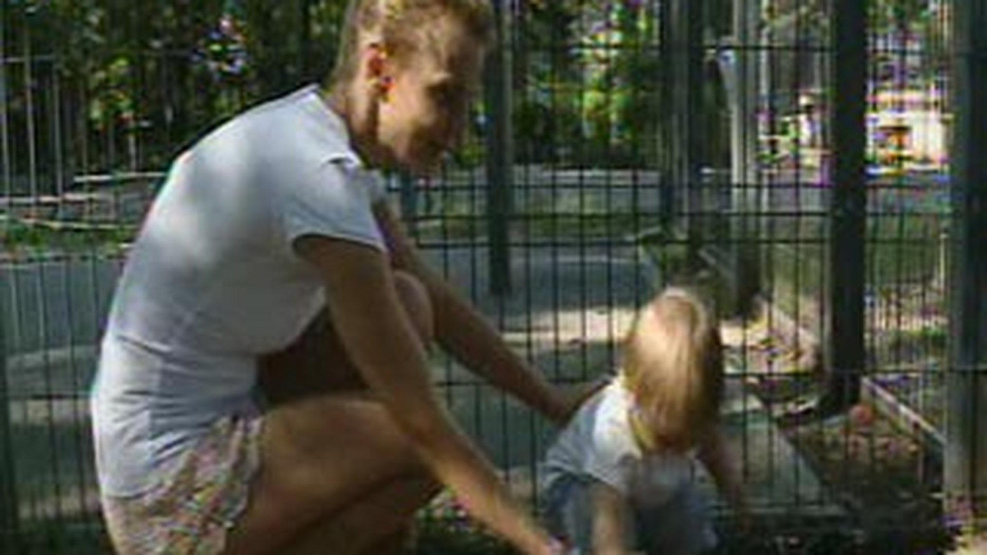 Jojo mai vrea inca doi copii: "Achim m-a facut sa redescopar lucruri si sa-mi retraiesc copilaria"! Uite ce frumos se joaca cei doi in parc!