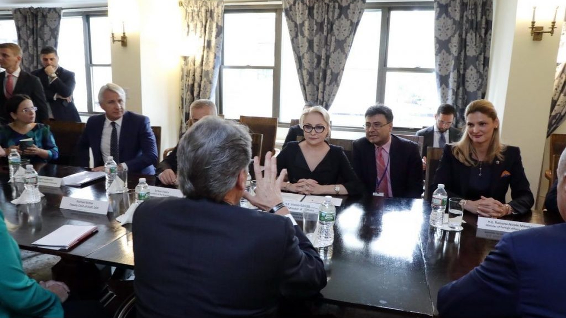 Viorica Dăncilă, întrevedere cu secretarul american Rick Perry. A fost semnat Memorandumul privind cooperarea în domeniul nuclear civil
