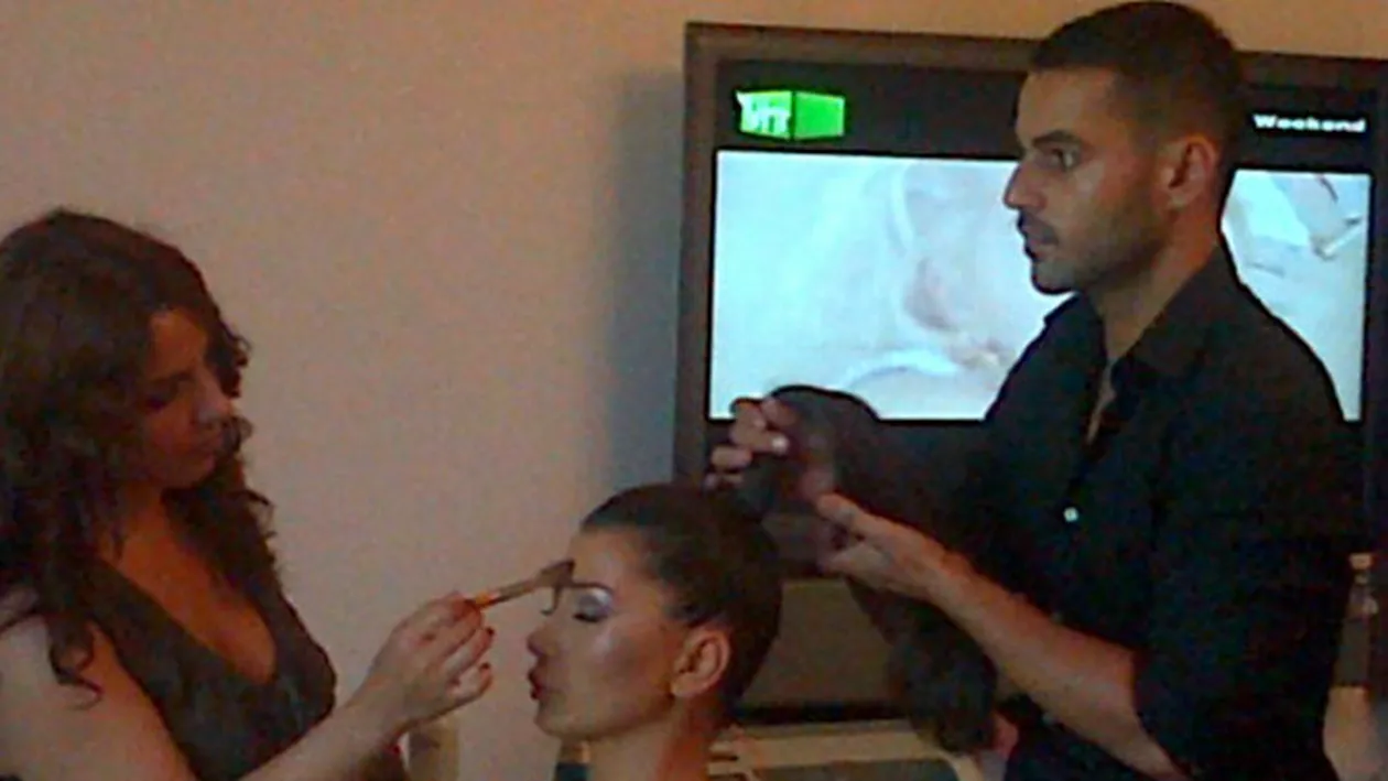 Uite cum s-a pregatit Elena Basescu pentru nunta! Stilistii i-au facut un coc elegant si un machiaj de catwalk