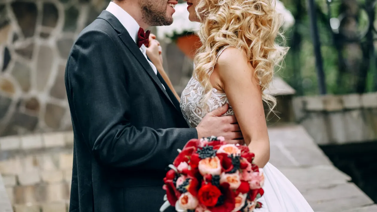 Nunta anului 2026 în showbiz-ul românesc! Cântărețul a anunțat în noaptea de Revelion: Mă însor!