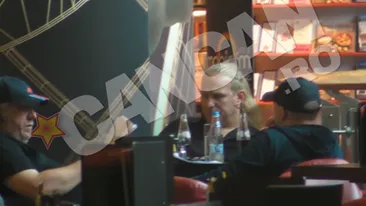 Vali Craciunescu, discutie aprinsa cu doi barbati. Vezi cum a fost surprins interpretul