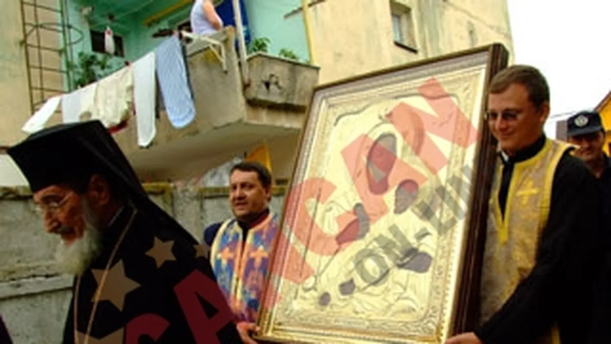 S-au imbulzit la sfintele moaste cu presupuse puteri vindecatoare