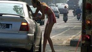 Prostituată pe Autostrada Soarelui, din dragoste pentru iubit. „Asta e puştoaică, e aşa... are mintea slabă“

