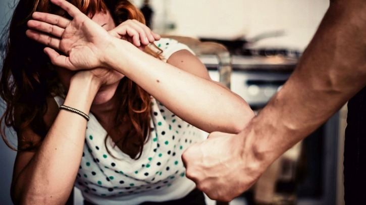 Ionuț Chermenschi, fostul cunoscut prezentator TV, divorțează! Soția îl acuză că a agresat-o