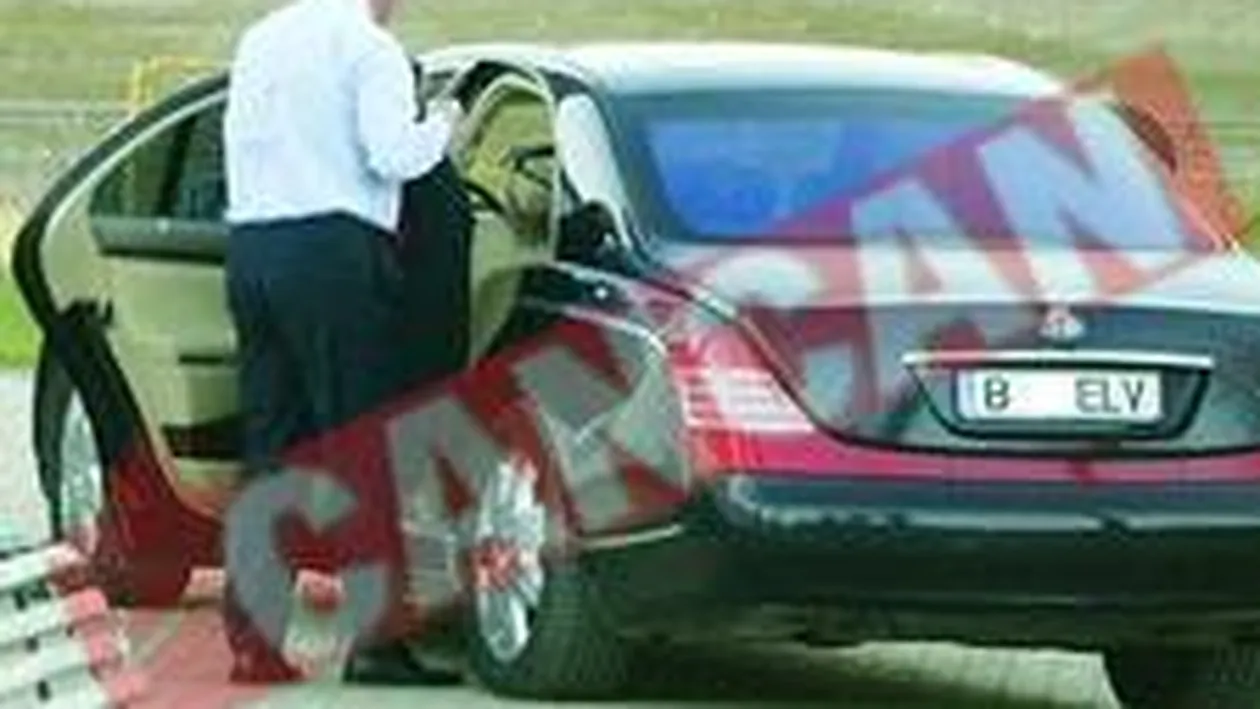 Catarama merge la tenis imbracat la 4 ace