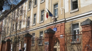 Incident GRAV în Bistriţa! O fetiţă ar fi fost bătută de doi colegi pentru că vorbea ungureşte 