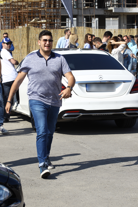 Gabi Oprea Jr. a venit la Loft cu un Mercedes S Class de aproximativ 100.000 de euro