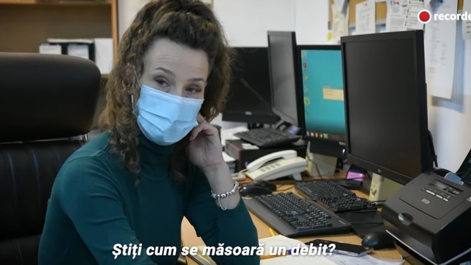 O fostă chelneriță a fost numită inginer la Apele Române. Tânăra nu știe ce e un debit de apă „Trebuie să trec prin materie”