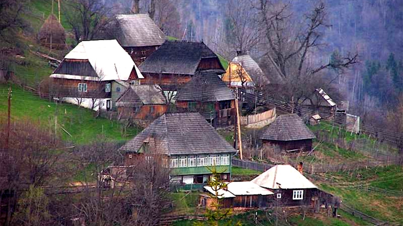 Singurul sat din România care există de pe vremea dacilor: "Suntem numai babe. Toate avem peste 90 de ani"
