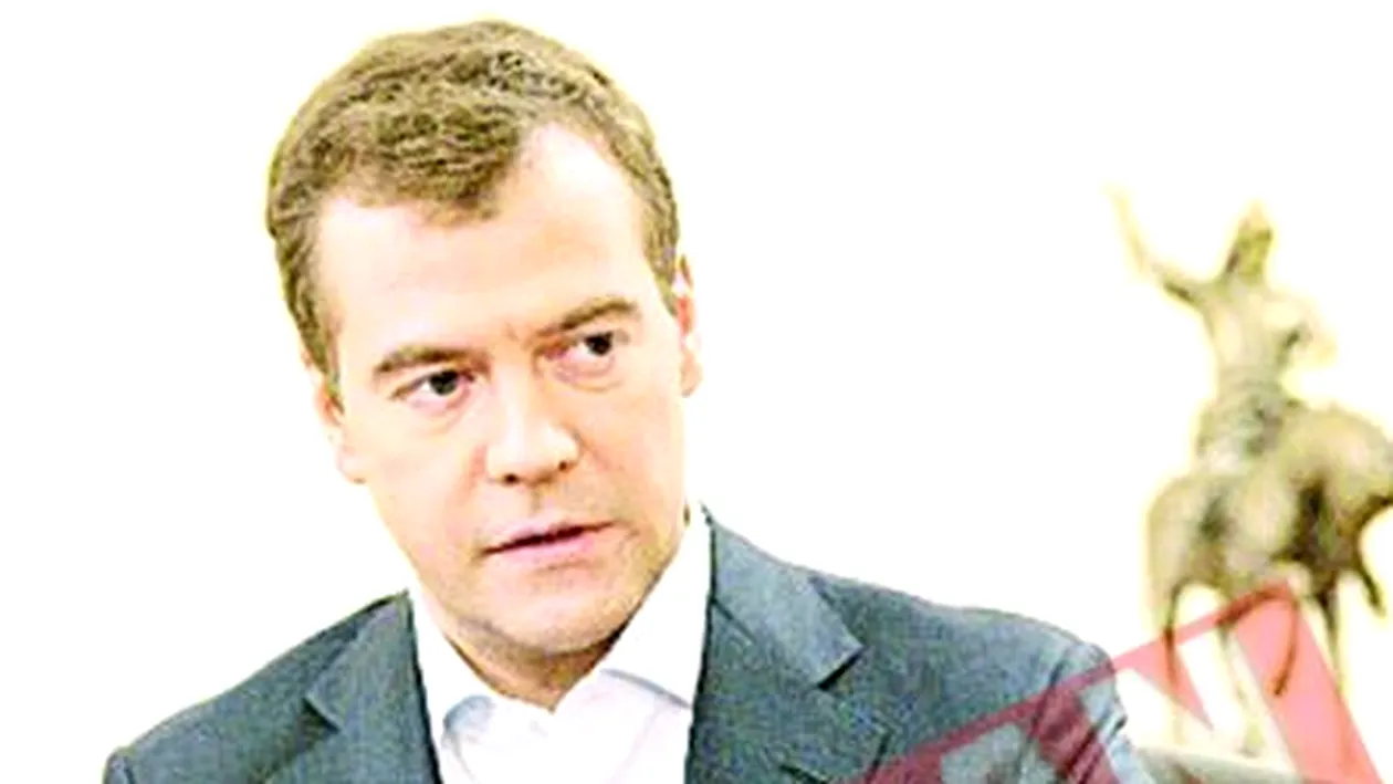 Medvedev le ordona rusilor:Invatati sa folositi calculatorul!