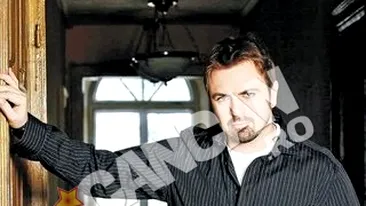 Dupa doua spectacole amanate, artistul a cantat ieri doar pentru 270 de spectatori. Brenciu, in concert cu sala pe jumatate goala