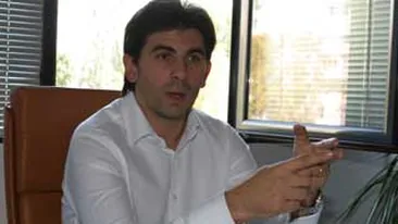 Nunta anului a fost la un pas sa ramana fara nas! Ionut Lupescu l-a salvat in ultima clipa pe Adrian Tarau. Vezi cine este omul politic pe care l-a inlocuit Kaiserul