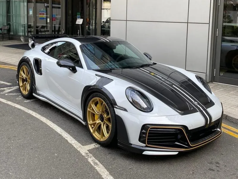Din colecția englezilor va lipsi de astăzi un supercar Porsche GT Street R Custom Edition by Techart, de 293.000 € (Foto: Arhivă)