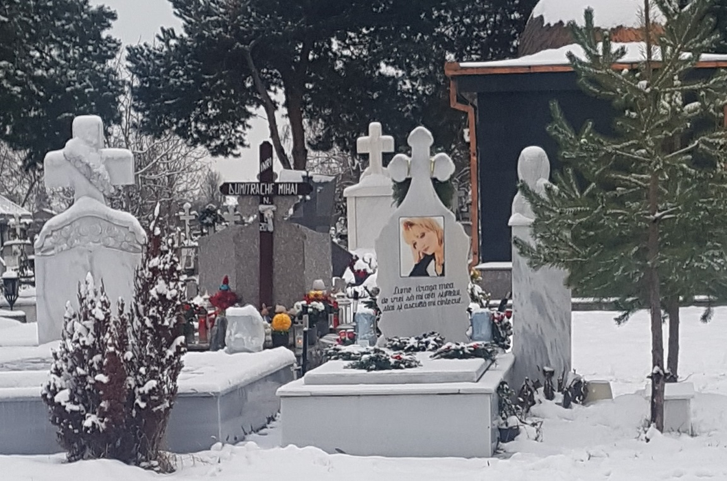 Imagini copleșitoare la mormântul regretatei cântărețe de muzică populară