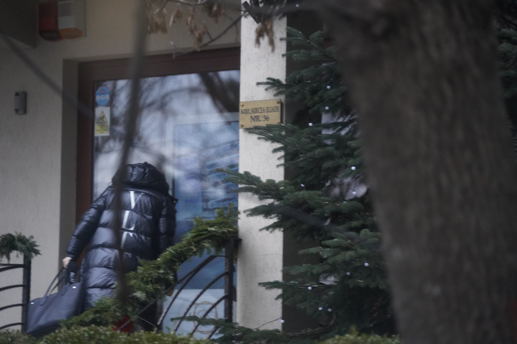 Andreea Esca, vedeta Pro TV, a ajuns la clinica medicală (Foto: CANCAN.RO)