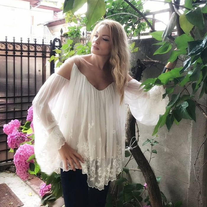 Fiul VALENTINEI PELINEL şi-a găsit prima ‘’iubită‘’! Cum l-a fotografiat blonda pe MILAN