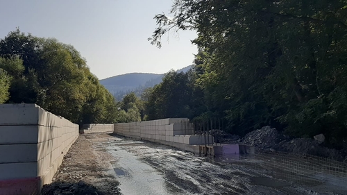 Poveștile tragice au acum final fericit: Comunități salvate de calamități, cu ajutorul Companiei Naționale de Investiții