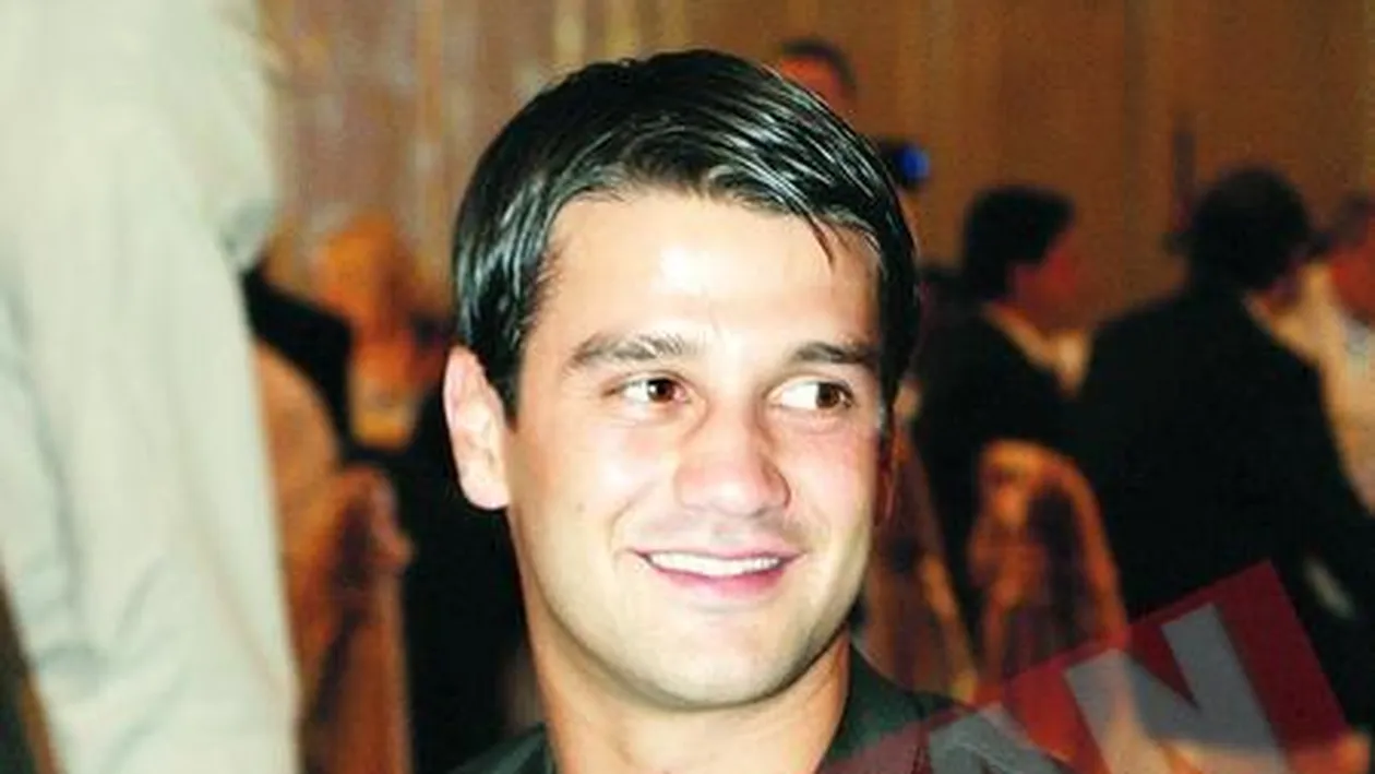 Isi streseaza rivalii prin SMS