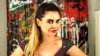 Tendinţele toamnă-iarnă. Adina Buzatu te învaţă cum să-ţi croieşti stilul combinând aceleaşi piese