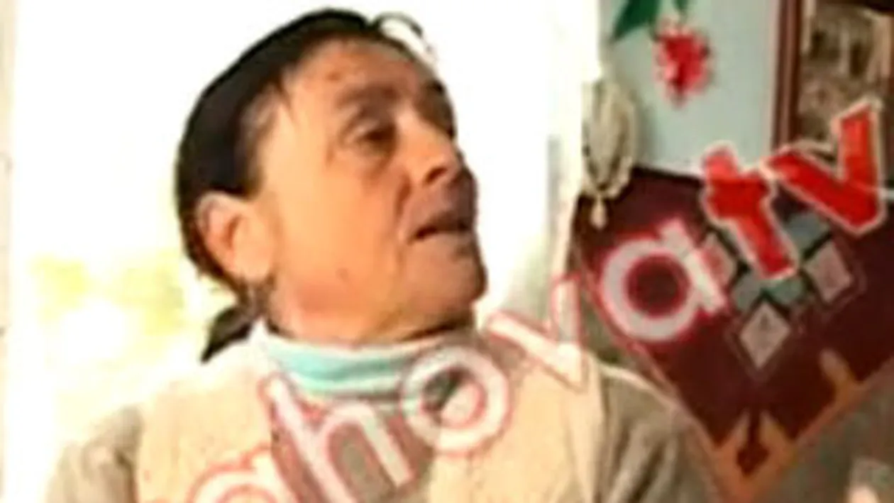 VIDEO DE COLECTIE cu vecinele femeii violate de Viorel! E o curva, sa-i dam foc! Face fermece/ Ea le raspunde: Pe ele nu le violeaza de proaste, jegoase si betive ce e