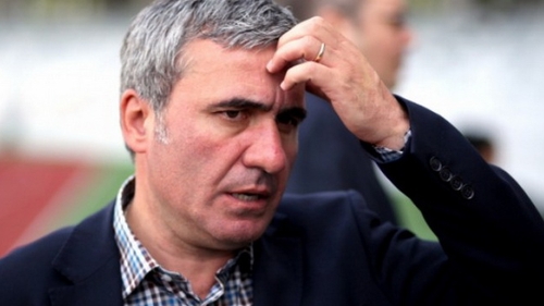 Victor Ponta: "La multi ani, Gheorghe Hagi! Esti una dintre cele mai mari valori ale Romaniei!"